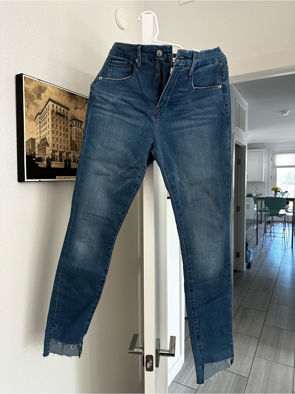 Good American Dark Blue Cropped Slim Jeans with Frayed Hem